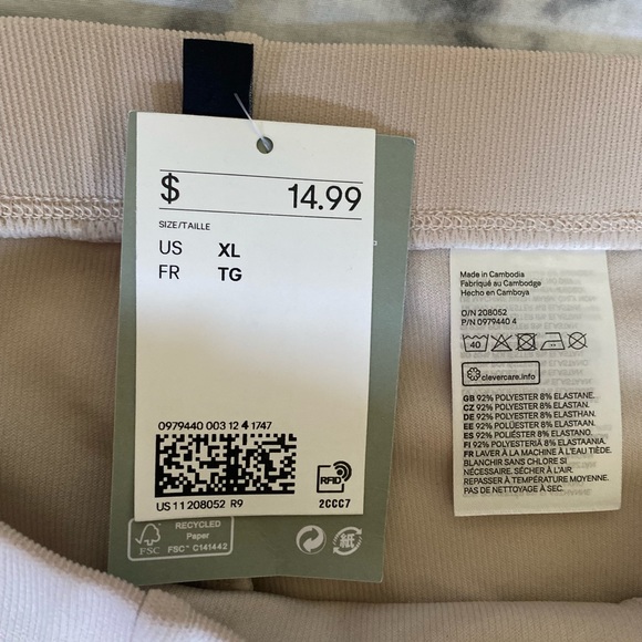 H&M Slit Detailed Leggings in the color light beige *SOLD OUT ON H&M SIGHT* - Picture 4 of 5